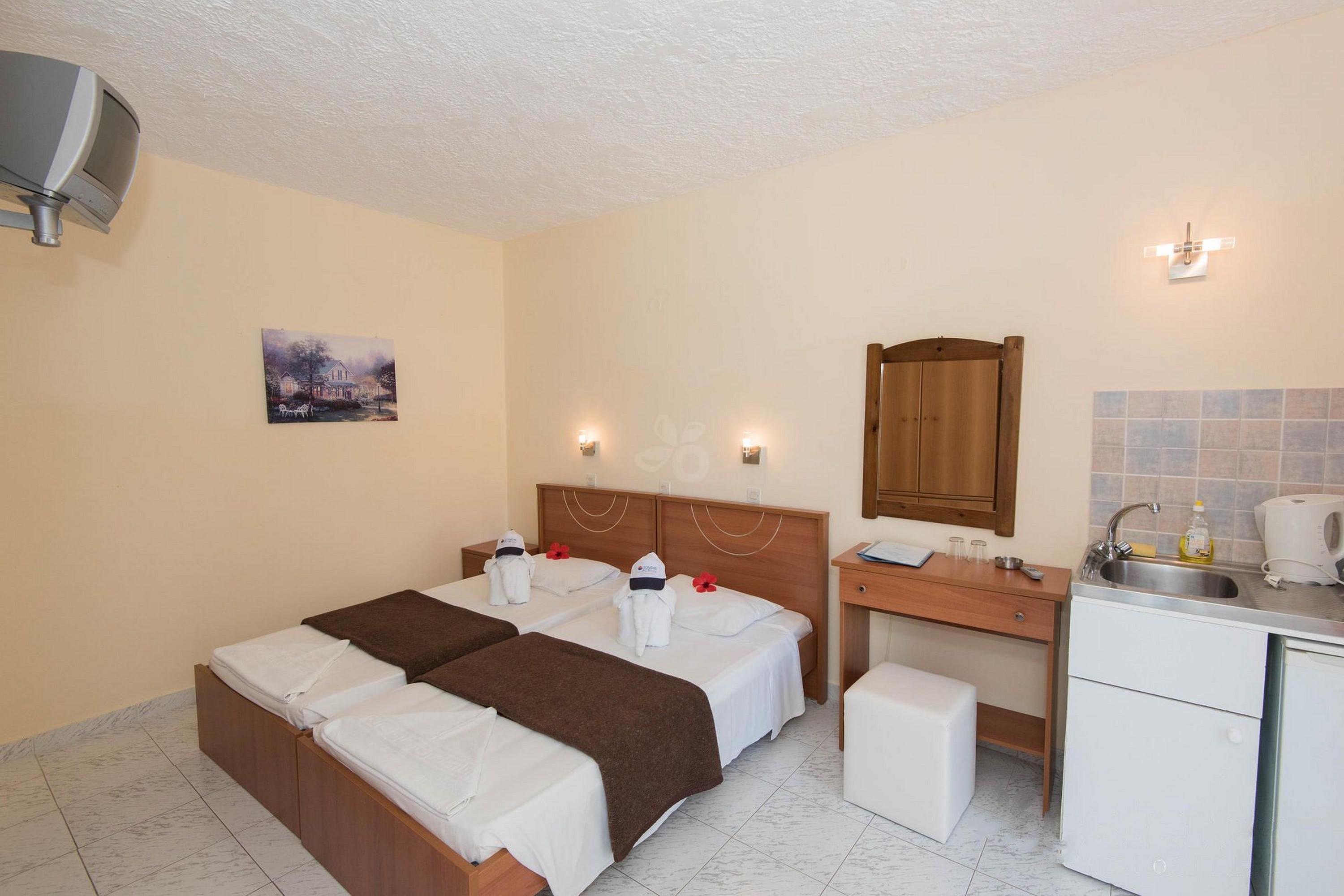 Leonidas Hotel & Studios Kos Exterior photo