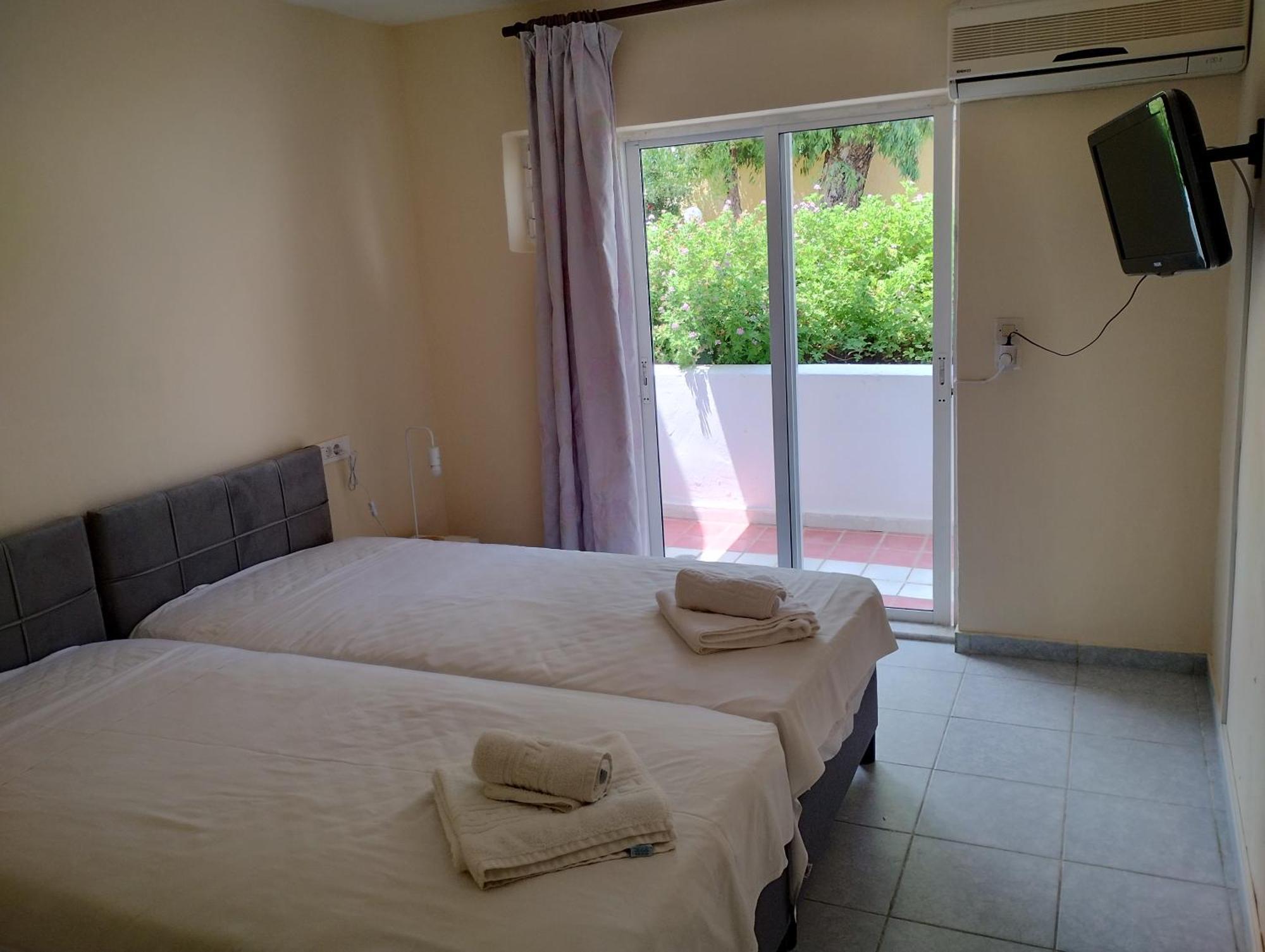 Leonidas Hotel & Studios Kos Room photo